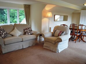 Living area - A stylish and comfortable second floor apartment. (Bowness on Windermere)