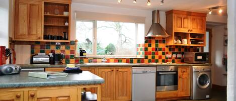 Geschirrspüler, Hochstuhl, Gefrierschrank