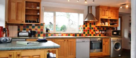 Geschirrspüler, Hochstuhl, Gefrierschrank