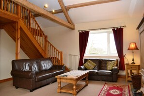 Fireplace - 4 bedroom accommodation in Guardhouse (Guardhouse)