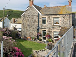 Property grounds - Atlantic House - 27665 (Port Isaac)