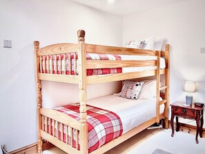 3 bedrooms, free WiFi, bed sheets