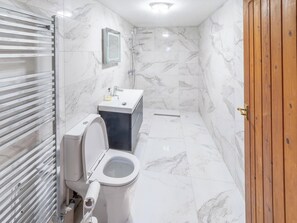 Bathroom - A renovated cottage on a working farm with idyllic views of fells. (Pooley Bridge)