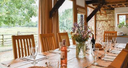 6 bedroom accommodation in Oxborough