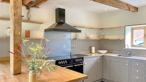 Private kitchen - 6 bedroom accommodation in Oxborough (Oxborough)