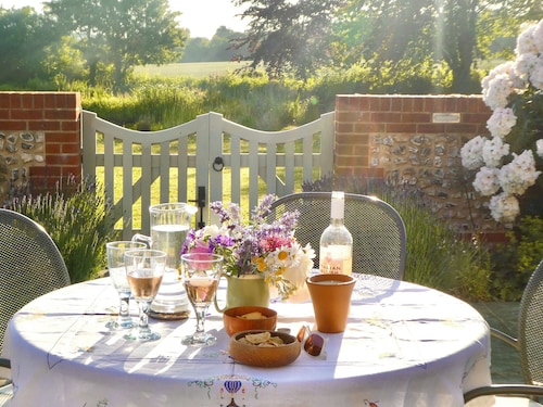 3 bedroom accommodation in Bishops Waltham