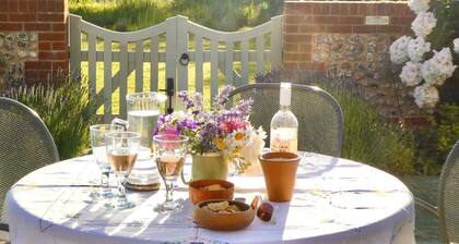 3 bedroom accommodation in Bishops Waltham