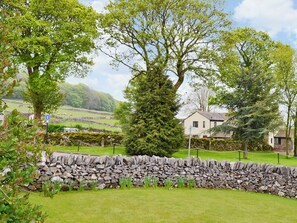 Property grounds - 1 bedroom accommodation in Peak Forest, near Buxton (Peak Forest, near Buxton)
