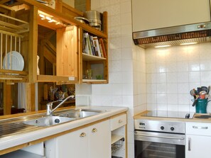 Lava-louças, cadeirão de bebê