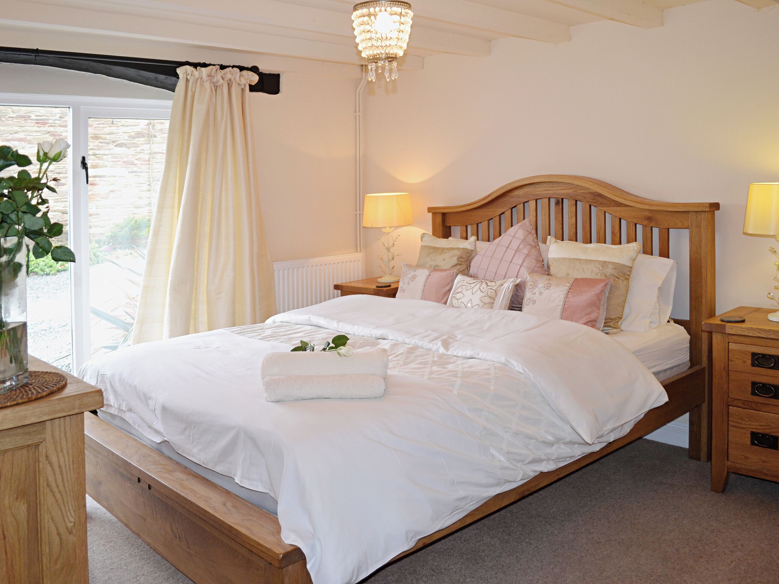 6 bedrooms, free WiFi, bed sheets