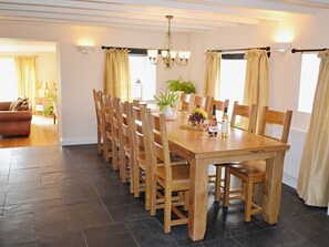 Dining - 6 bedroom accommodation in Chillington, near Kingsbridge (Chillington, near Kingsbridge)