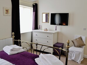 1 bedroom, free WiFi, bed sheets
