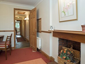 Interior - 4 bedroom accommodation in Ringstead (Ringstead)