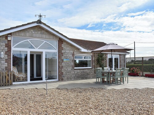 3 bedroom accommodation in Chickerell, near Weymouth