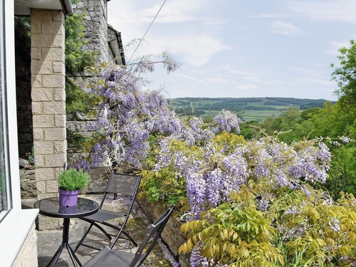 2 bedroom accommodation in Youlgreave near Bakewell