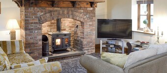 4 bedroom accommodation in Betley, near Nantwich