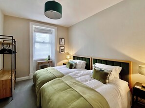 2 quartos, Wi-Fi de cortesia, roupa de cama