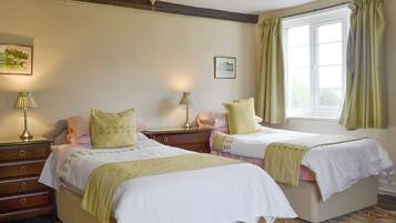 10 bedrooms, free WiFi, bed sheets