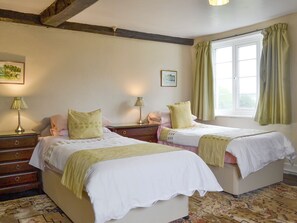 10 bedrooms, free WiFi, bed sheets