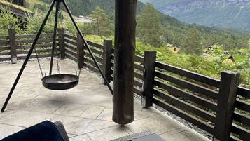 Familie huisje, Meerdere bedden, niet-roken, uitzicht op bergen | Terras