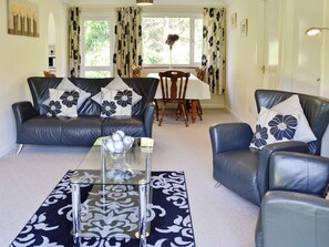 Living area - 3 bedroom accommodation in Liskeard (Liskeard)