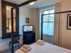 3 quartos, Wi-Fi de cortesia, roupa de cama