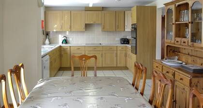 4 bedroom accommodation in Netherbury, Bridport