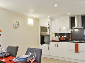 Dishwasher, highchair, cookware/dishes/utensils - 3 bedroom accommodation in Pittenweem near Anstruther (Pittenweem near Anstruther)