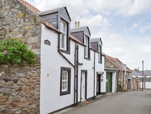 Exterior - 3 bedroom accommodation in Pittenweem near Anstruther (Pittenweem near Anstruther)