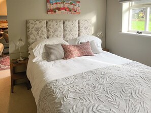 1 bedroom, free WiFi, bed sheets - 1 bedroom accommodation in Carlingcott (Carlingcott)