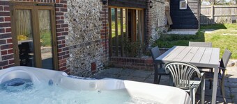 4 bedroom accommodation in Compton, near Chichester