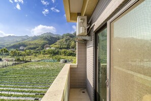 Superior Twin Room with Balcony | Balcony - Quan Ming Line Museum (Dahu)