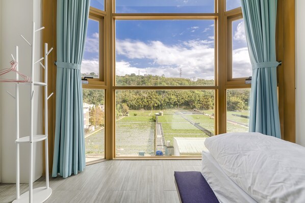 Standard Triple Room | View from room - Quan Ming Line Museum (Dahu)