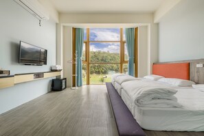 Tremannsrom – standard | Skrivebord, blendingsgardiner, wi-fi (inkludert) og sengetøy