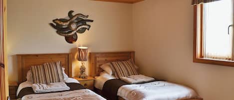2 quartos, Wi-Fi de cortesia, roupa de cama