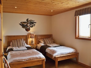 2 bedrooms, WiFi (free), bed sheets
