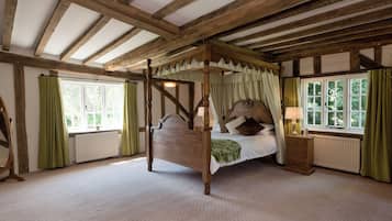 6 bedrooms, free WiFi, bed sheets