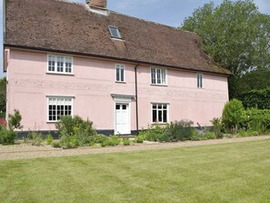 Exterior - 6 bedroom accommodation in Henham, near Southwold (Henham, near Southwold)