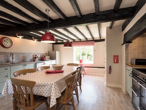 Dishwasher - 6 bedroom accommodation in Henham, near Southwold (Henham, near Southwold)