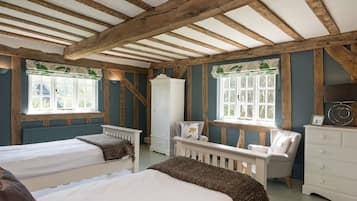6 bedrooms, free WiFi, bed sheets