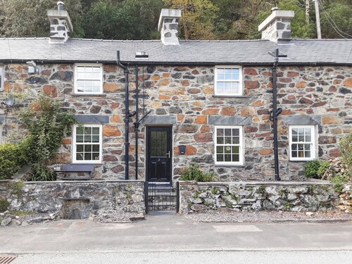 4 bedroom accommodation in Beddgelert