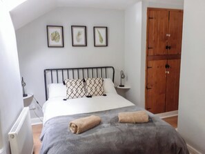 4 bedrooms, free WiFi, bed sheets - 4 bedroom accommodation in Beddgelert (Beddgelert)