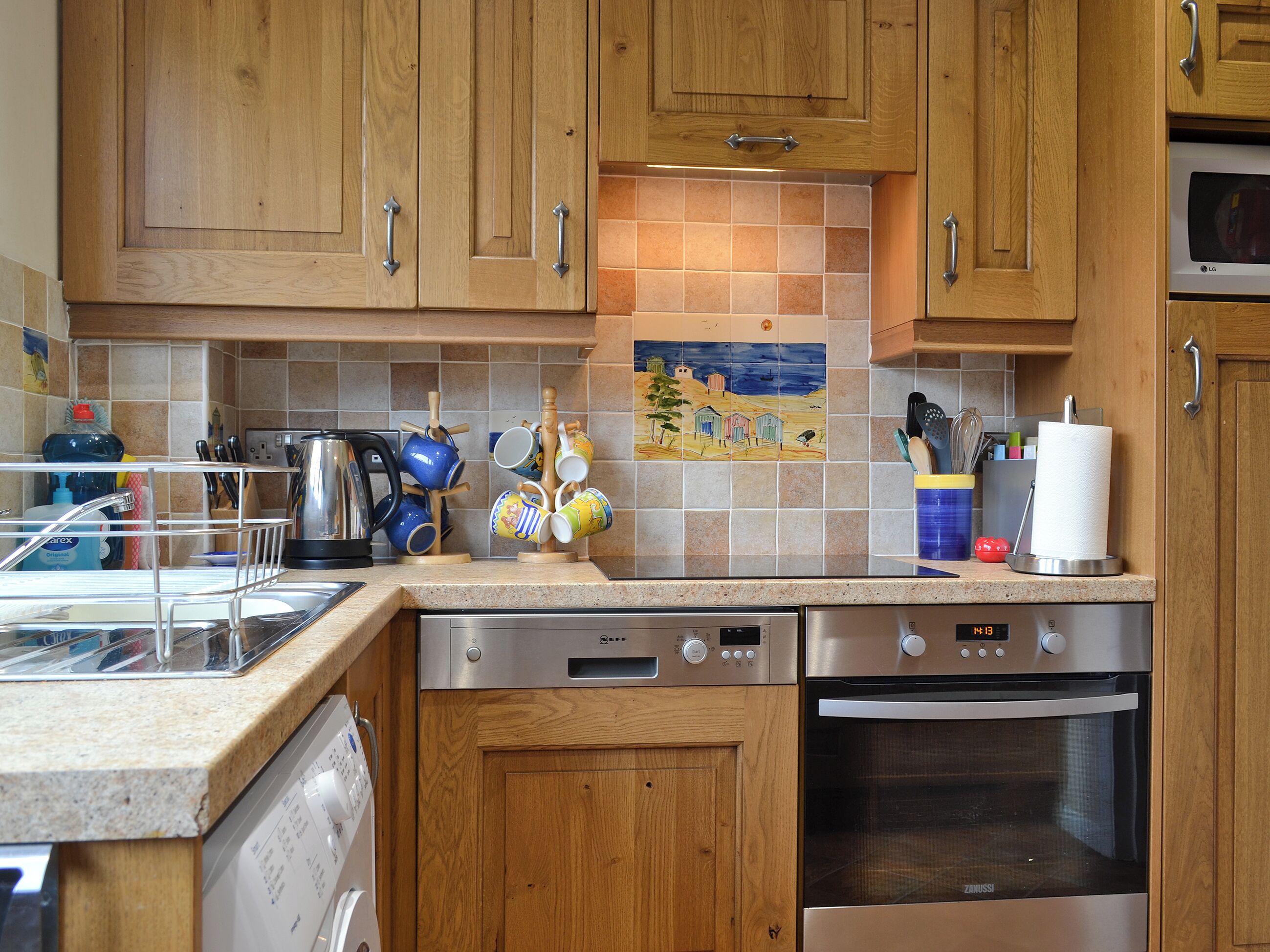 Geschirrspüler, Hochstuhl, Kochgeschirr/Geschirr/Besteck