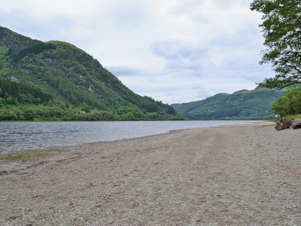 Beach - 2 bedroom accommodation in Muckhart, near Gleneagles (Muckhart, near Gleneagles)