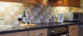 2 bedroom accommodation in Muckhart, near Gleneagles