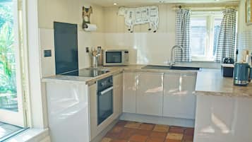 Kitchen/diner | Swallows Nest, Ilketshall St. Margaret, near Bungay