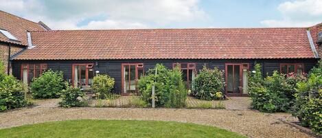 المنشأة من الخارج