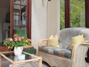 Terrace/patio - 3 bedroom accommodation in Tarbat, Invergordon (Tarbat, Invergordon)