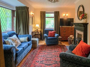 TV, fireplace - 3 bedroom accommodation in Tarbat, Invergordon (Tarbat, Invergordon)