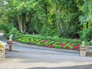 Property grounds - 5 bedroom accommodation in Keswick (Keswick)